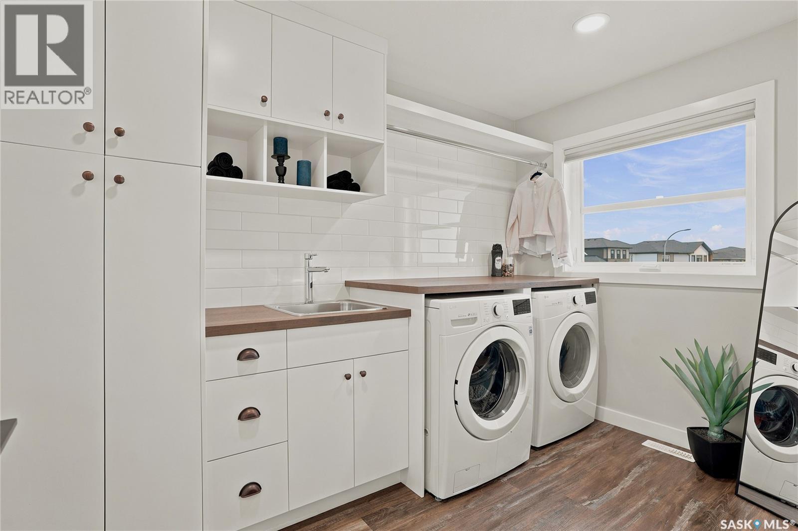 627 Fast Crescent, Saskatoon, SK