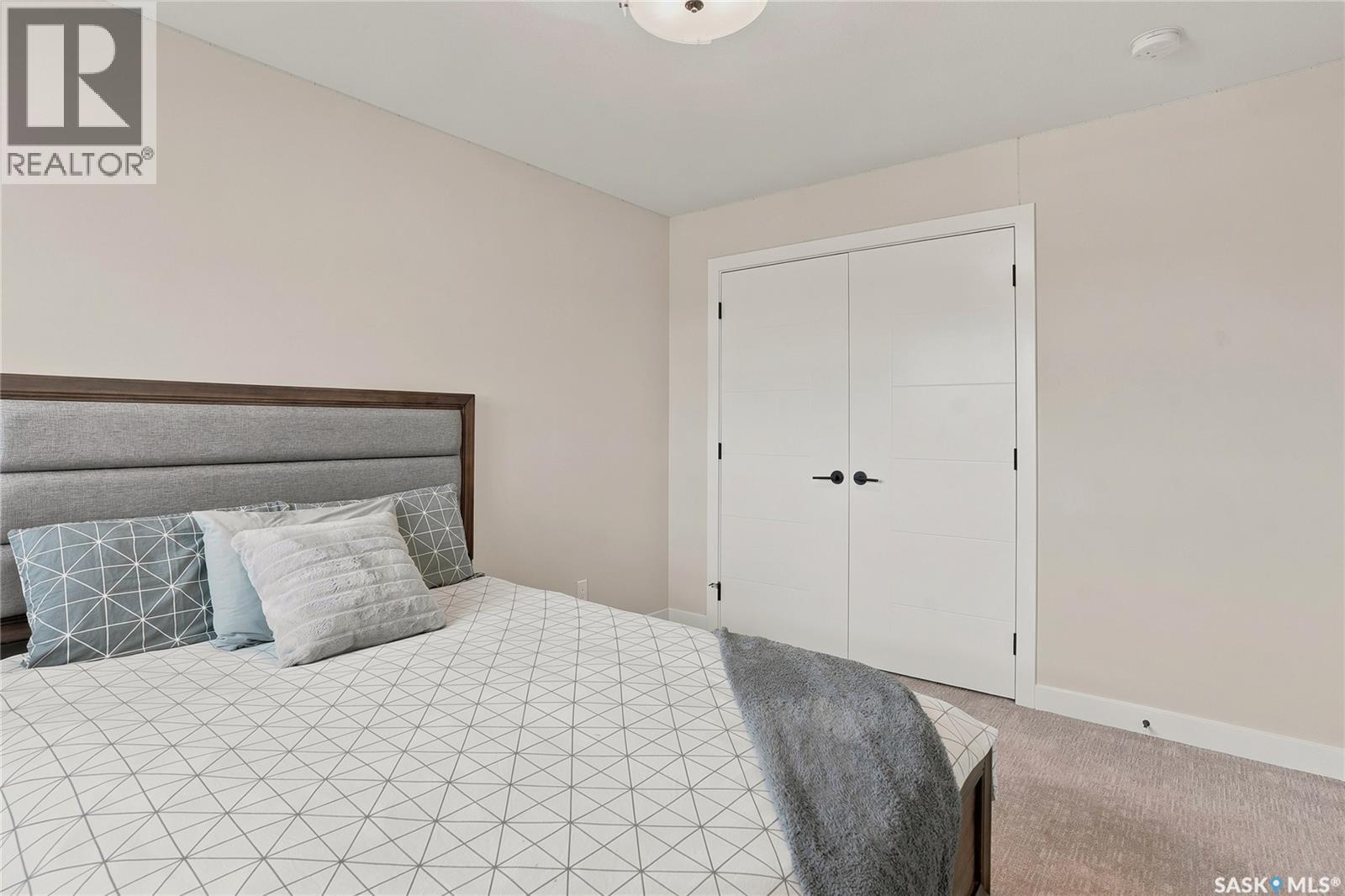 627 Fast Crescent, Saskatoon, SK