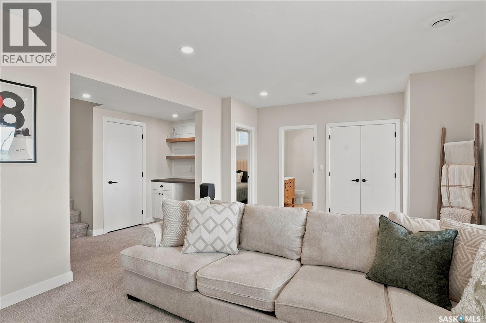 627 Fast Crescent, Saskatoon, SK