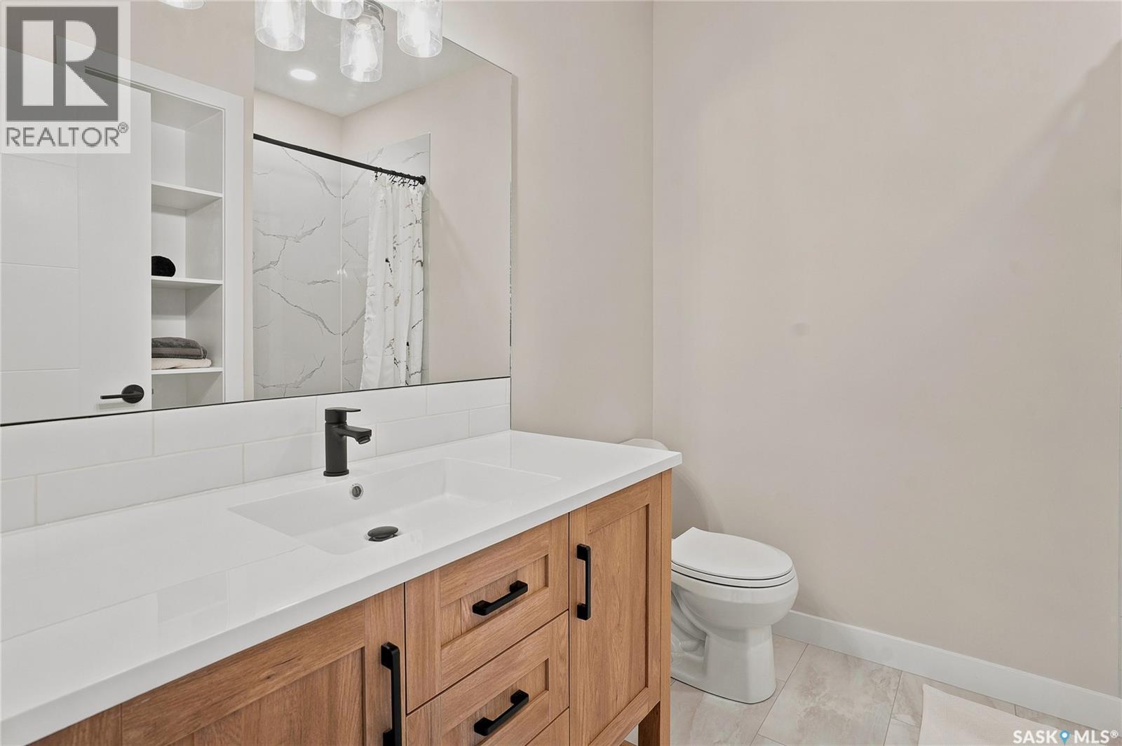 627 Fast Crescent, Saskatoon, SK