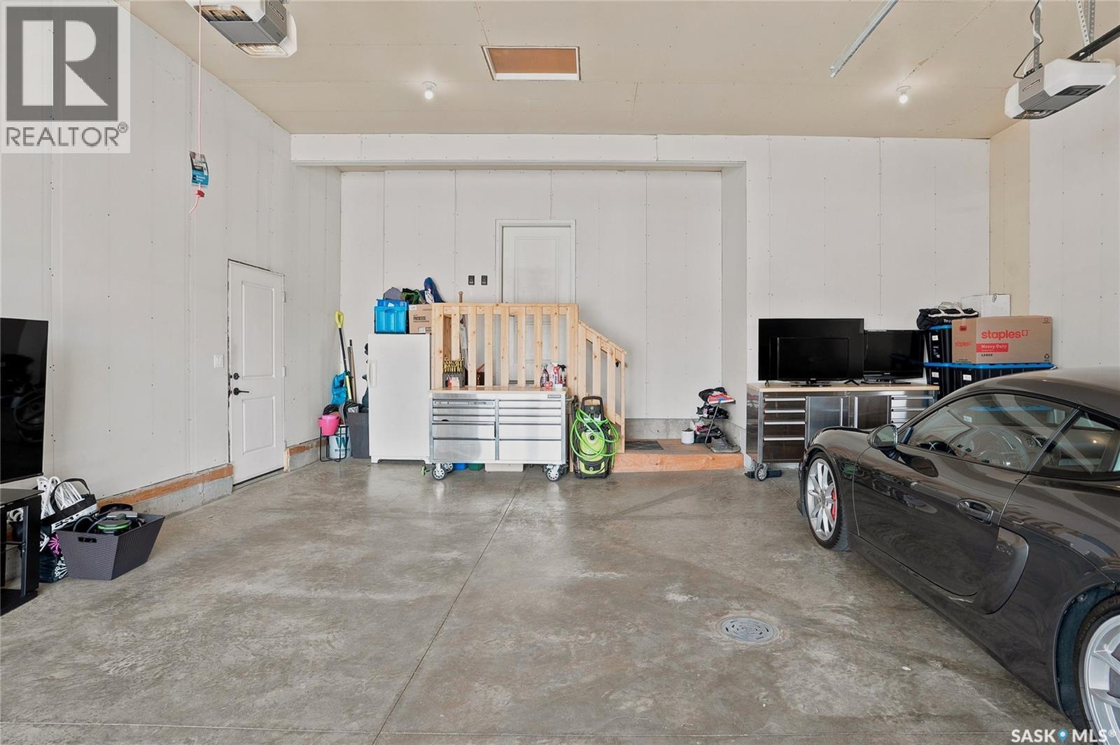 627 Fast Crescent, Saskatoon, SK