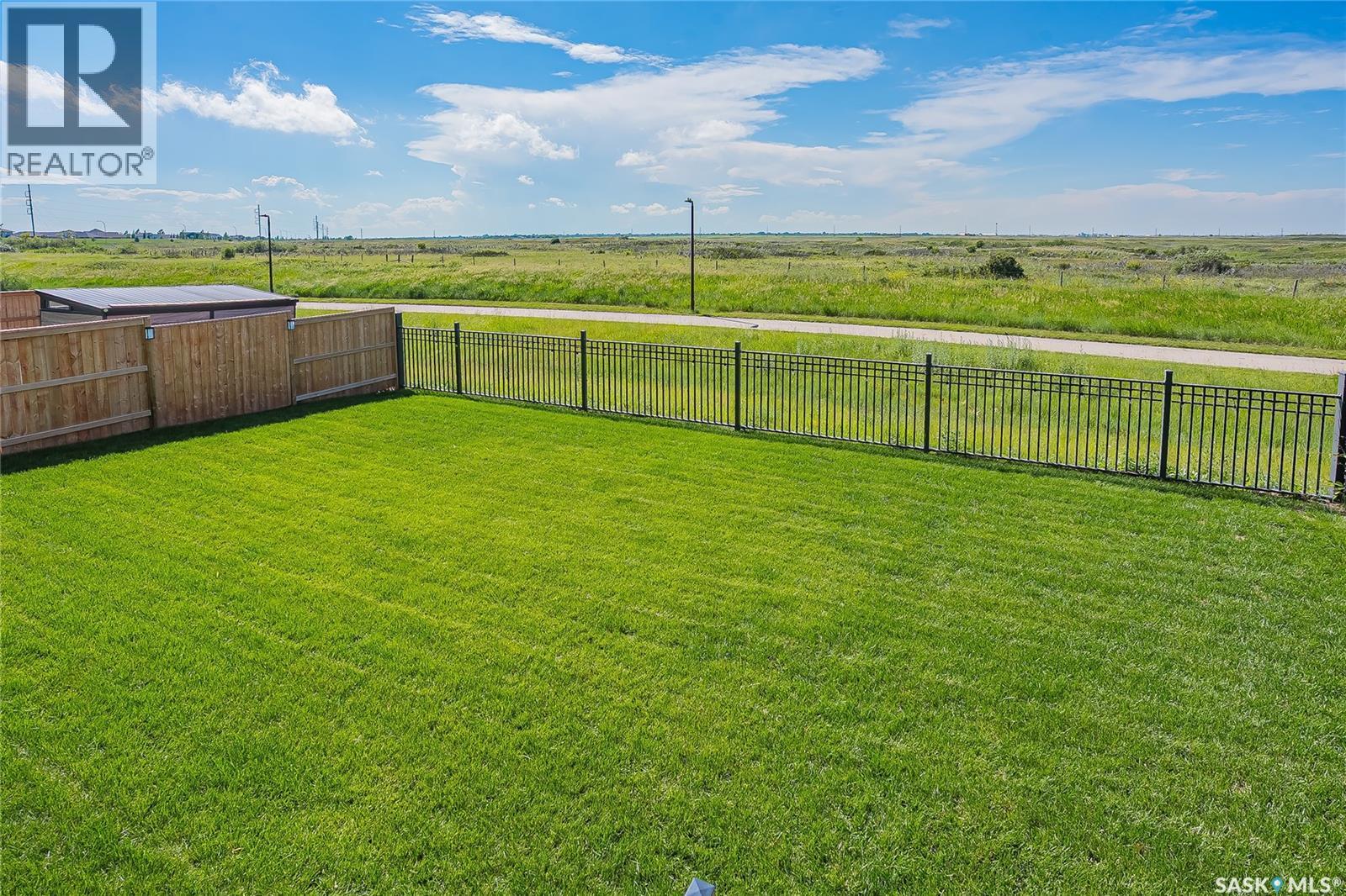 627 Fast Crescent, Saskatoon, SK