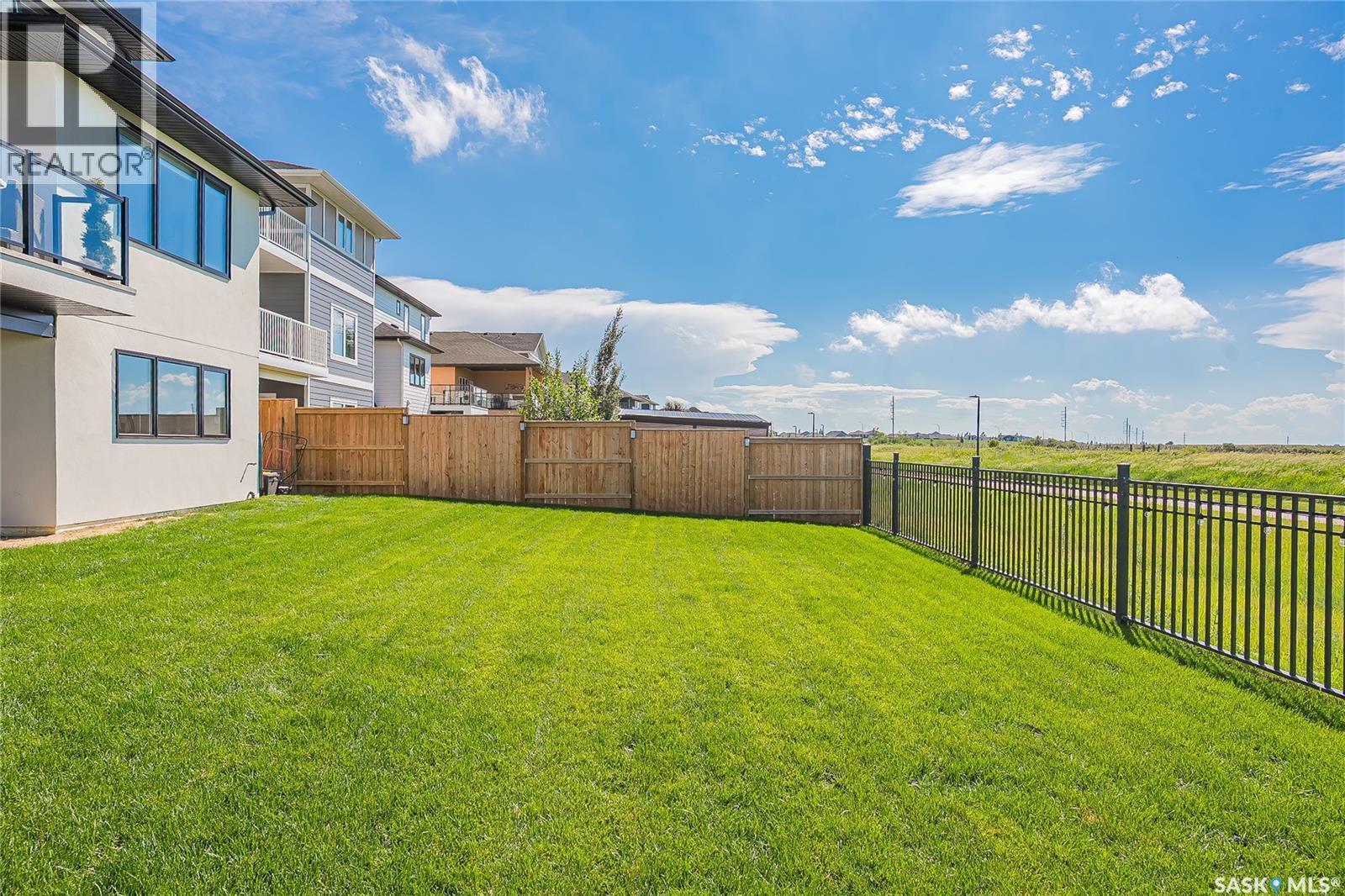 627 Fast Crescent, Saskatoon, SK
