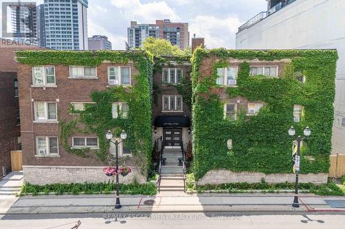 4 - 285 KING STREET W  Hamilton, ON L8P 1B2