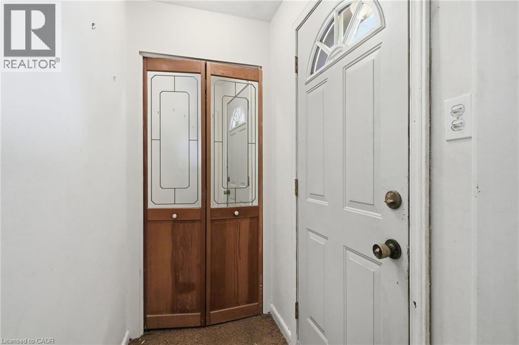 34 Eaton Place, Hamilton, ON - Indoor Photo Showing Other Room