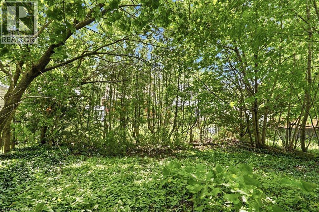 34 Eaton Place, Hamilton, ON - Outdoor