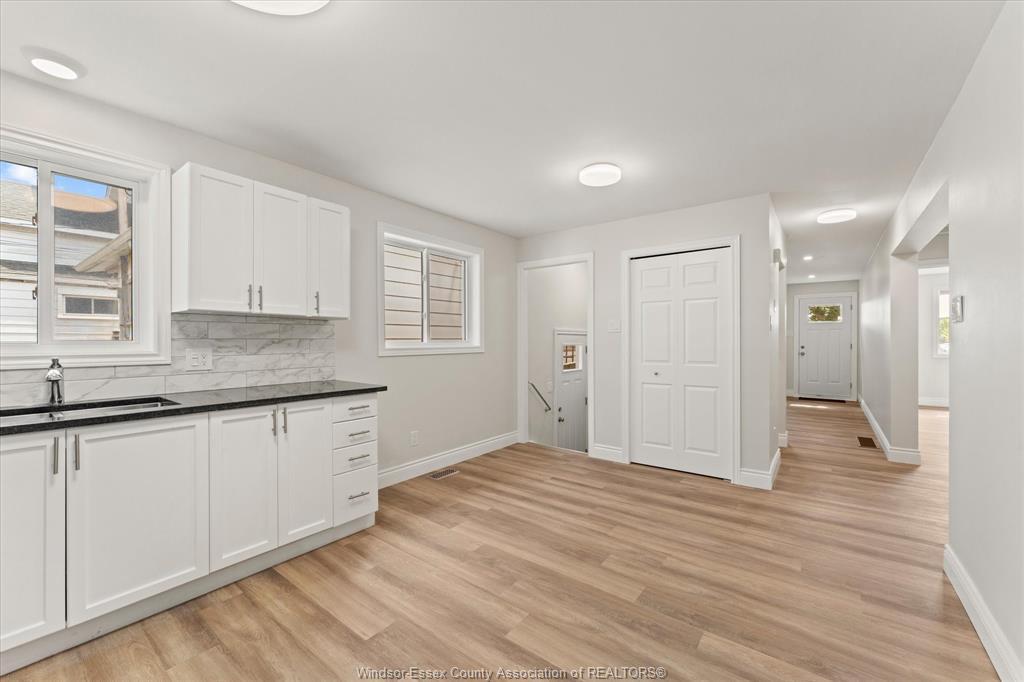 910 St. Luke, Windsor, ON