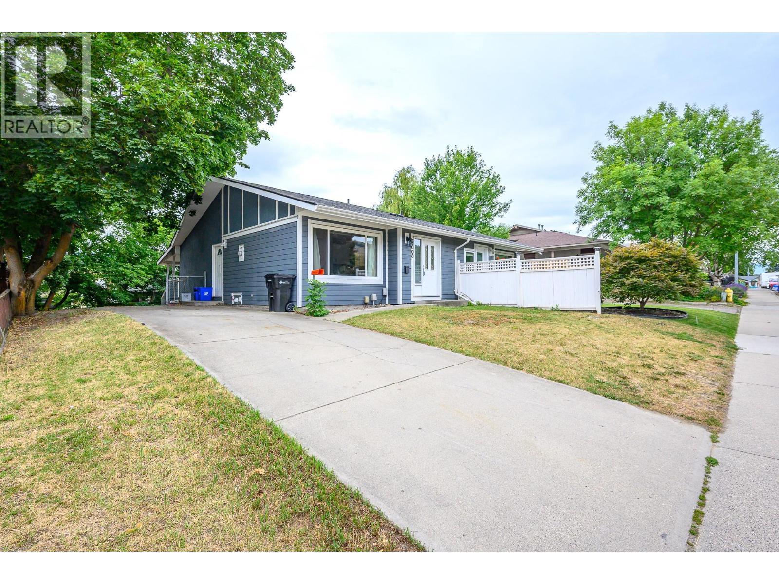 Great off street parking - 5008 Heritage Drive, Vernon, BC - Outdoor