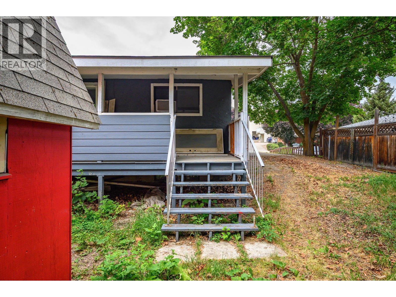 Back deck - 5008 Heritage Drive, Vernon, BC - Outdoor