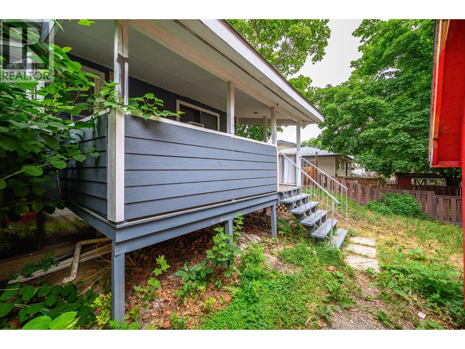 Back deck - 5008 Heritage Drive, Vernon, BC - Outdoor