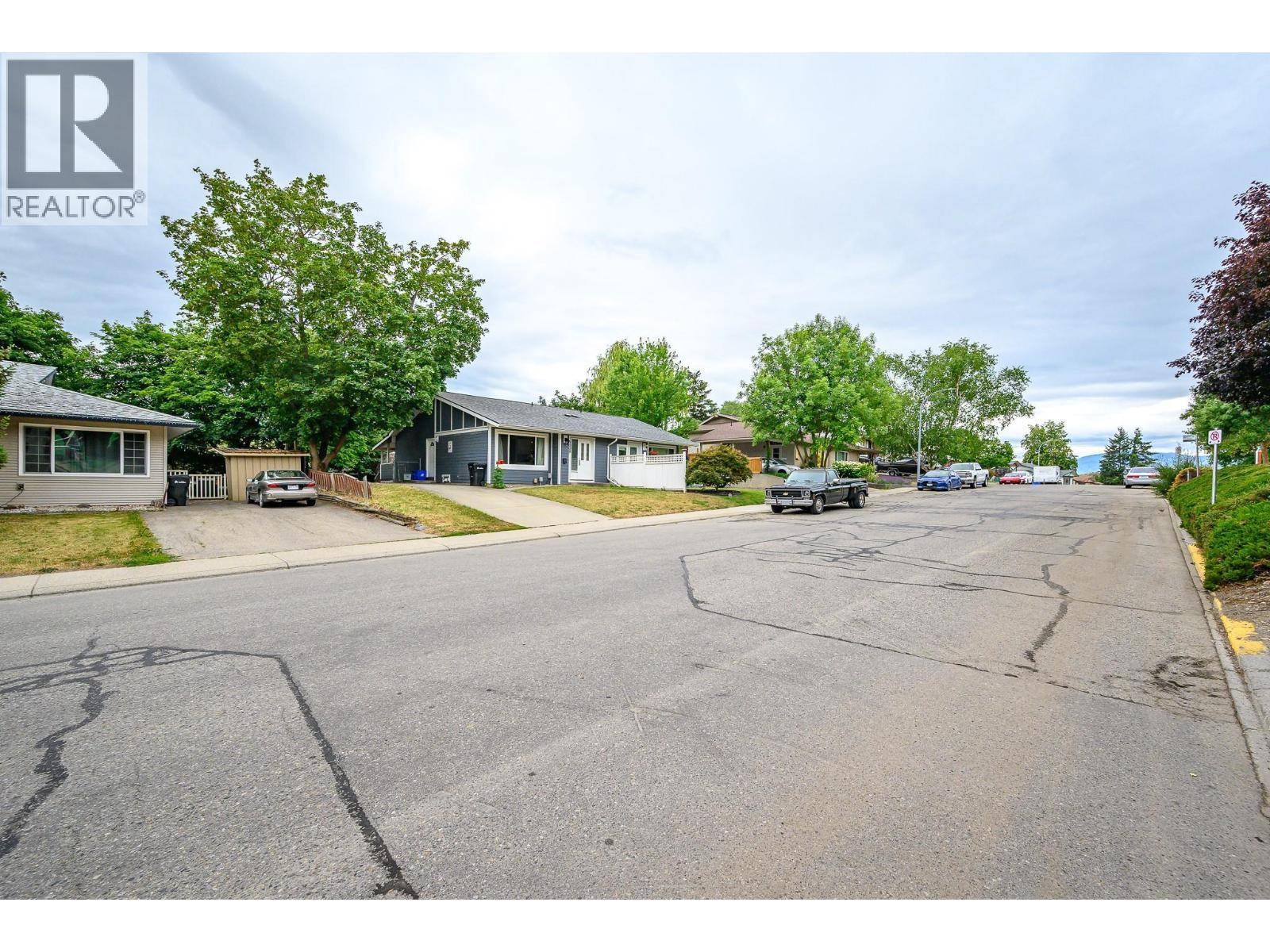 5008 Heritage Drive, Vernon, BC - Outdoor