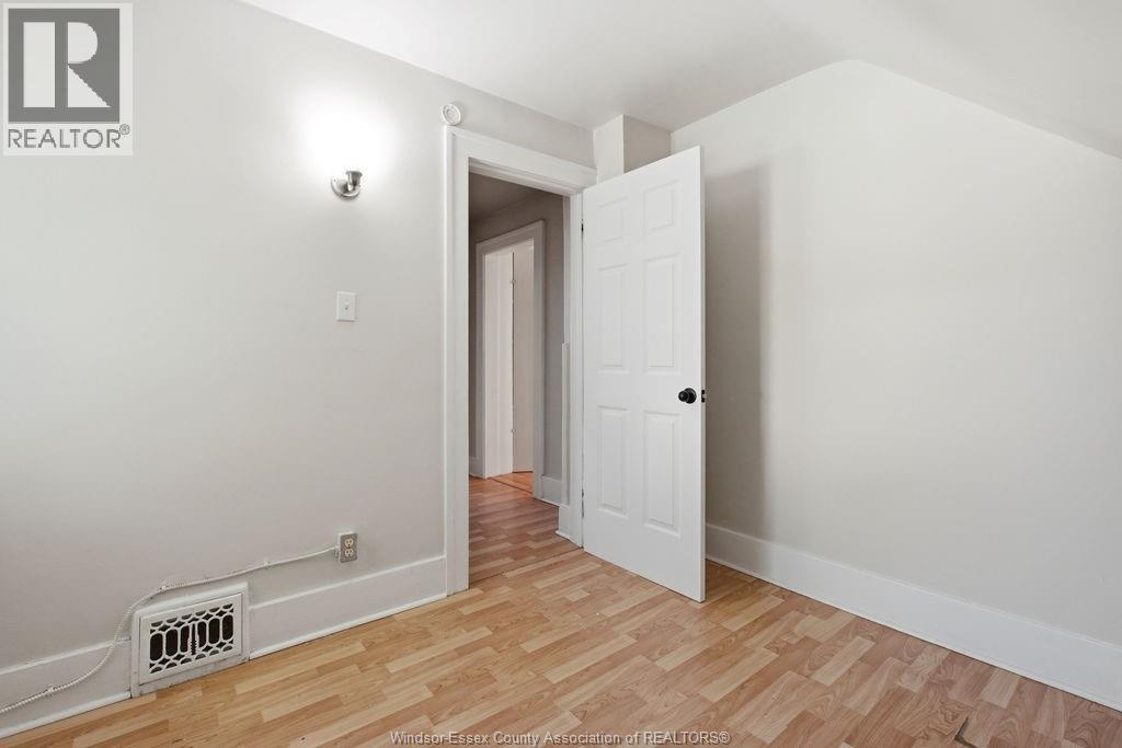 1596 College, Windsor, ON