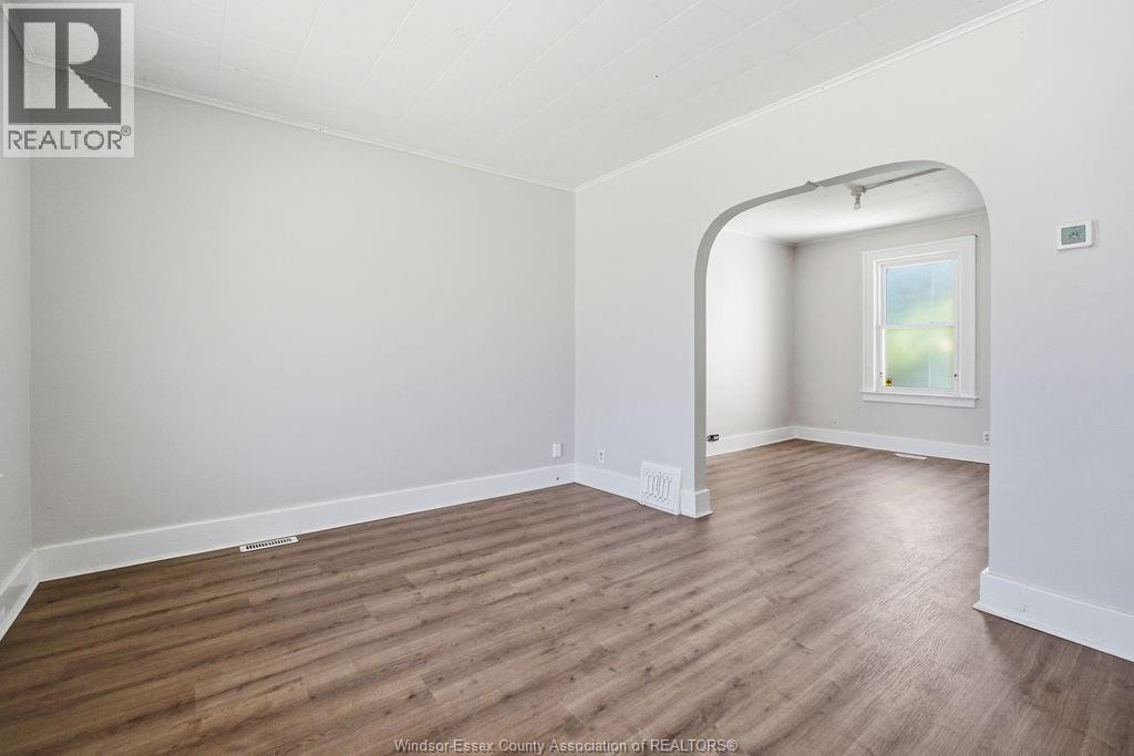 1596 College, Windsor, ON