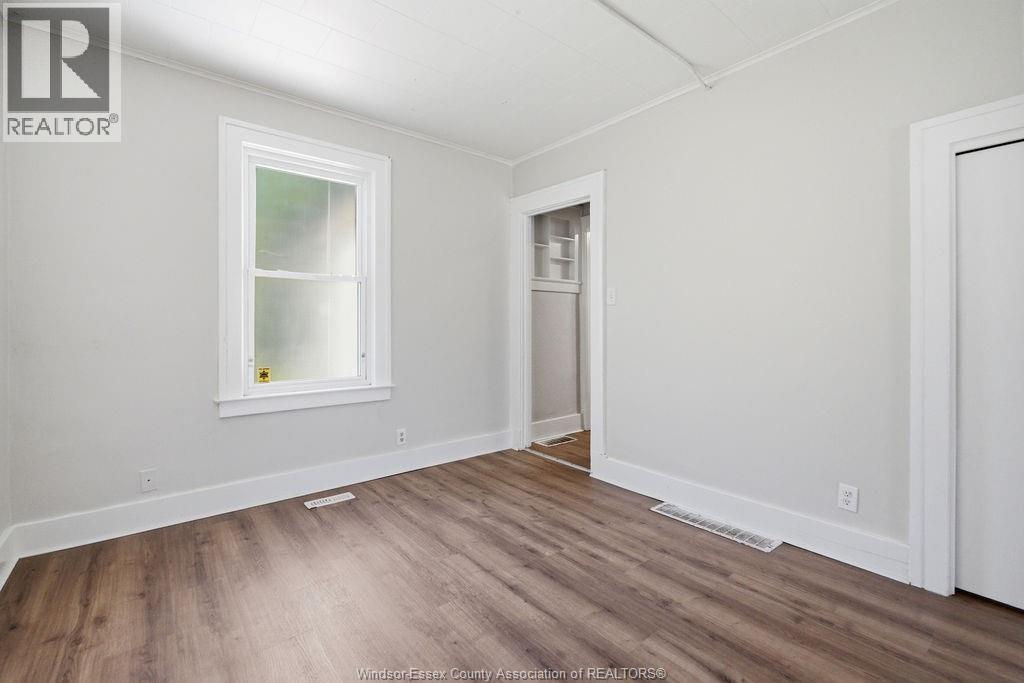 1596 College, Windsor, ON