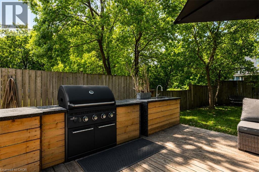 826 Beach Boulevard, Hamilton, ON - Outdoor