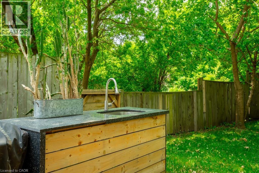826 Beach Boulevard, Hamilton, ON - Outdoor