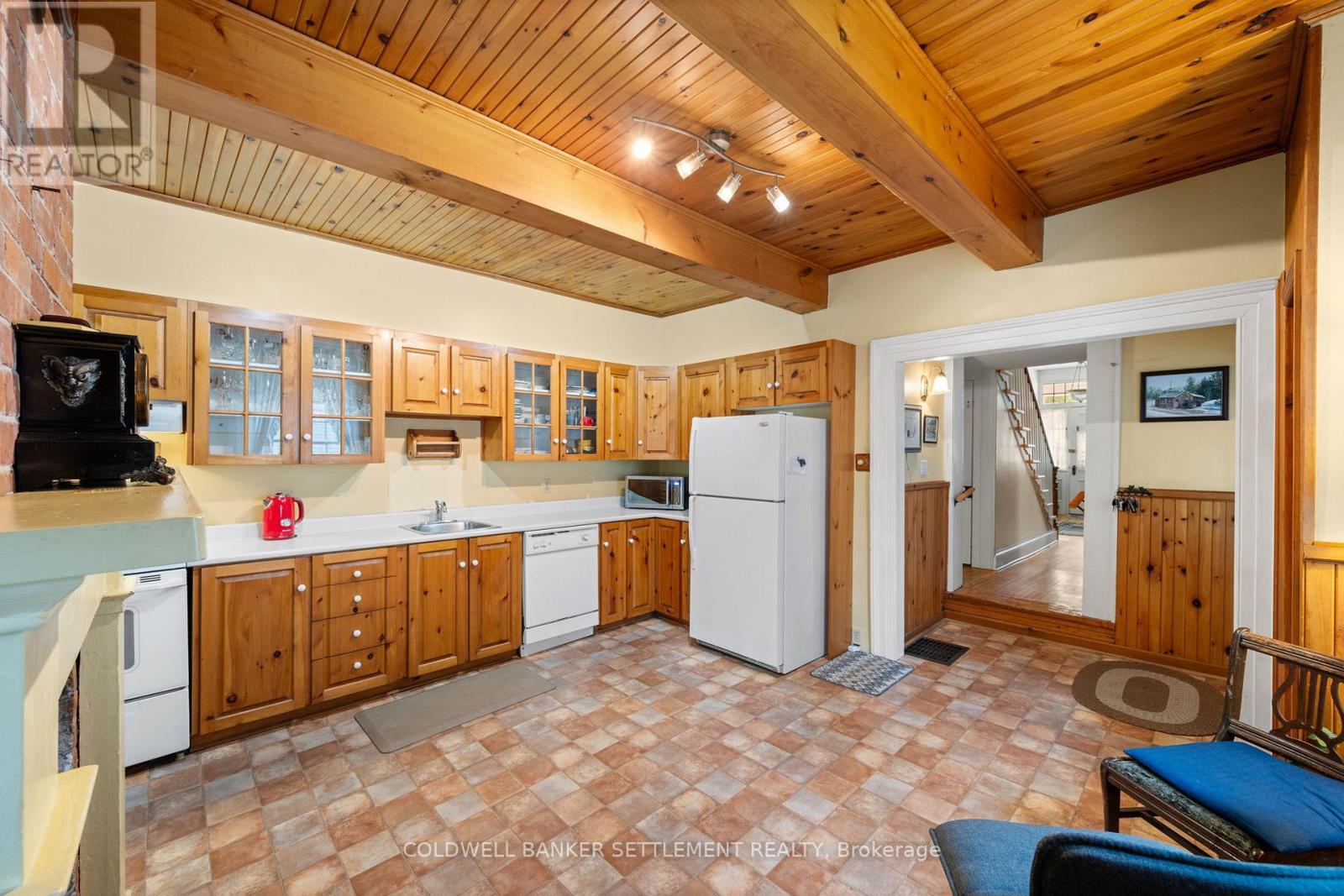 36 Craig Street, Perth, ON - Indoor Photo Showing Kitchen With Double Sink