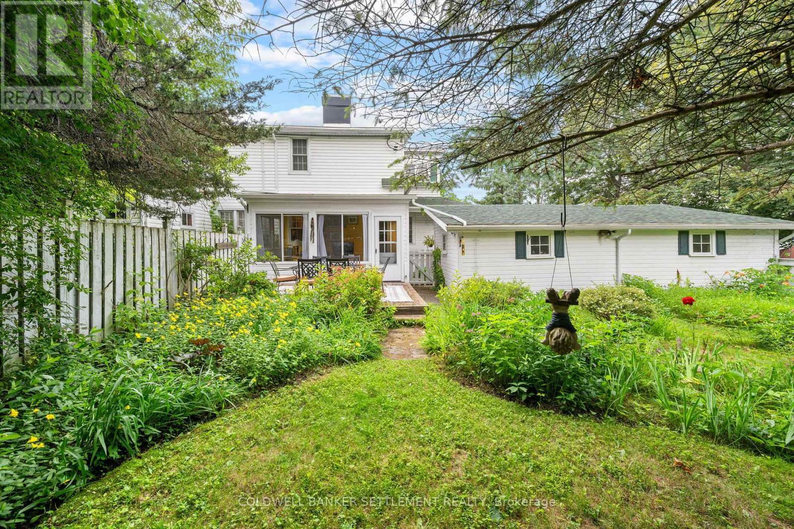 36 Craig Street, Perth, ON - Outdoor