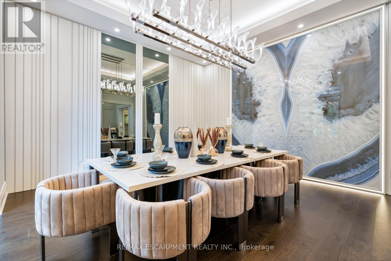 539 Old Poplar Row, Mississauga, ON - Indoor Photo Showing Dining Room