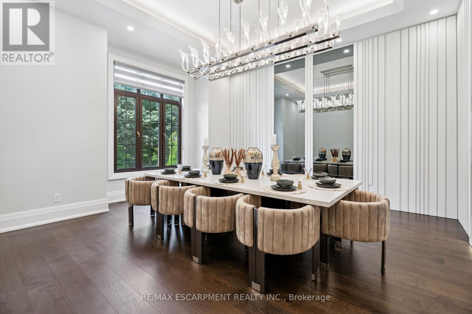 539 Old Poplar Row, Mississauga, ON - Indoor Photo Showing Dining Room