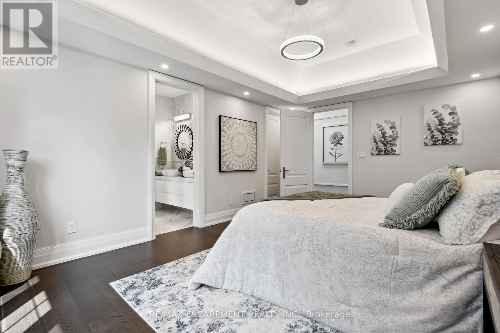539 Old Poplar Row, Mississauga, ON - Indoor Photo Showing Bedroom