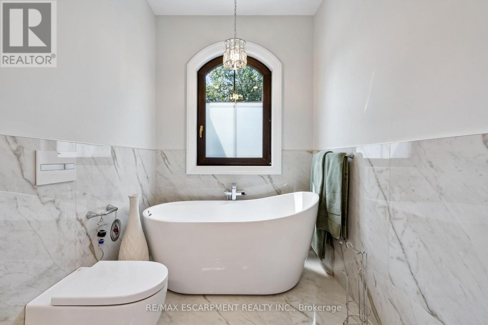539 Old Poplar Row, Mississauga, ON - Indoor Photo Showing Bathroom