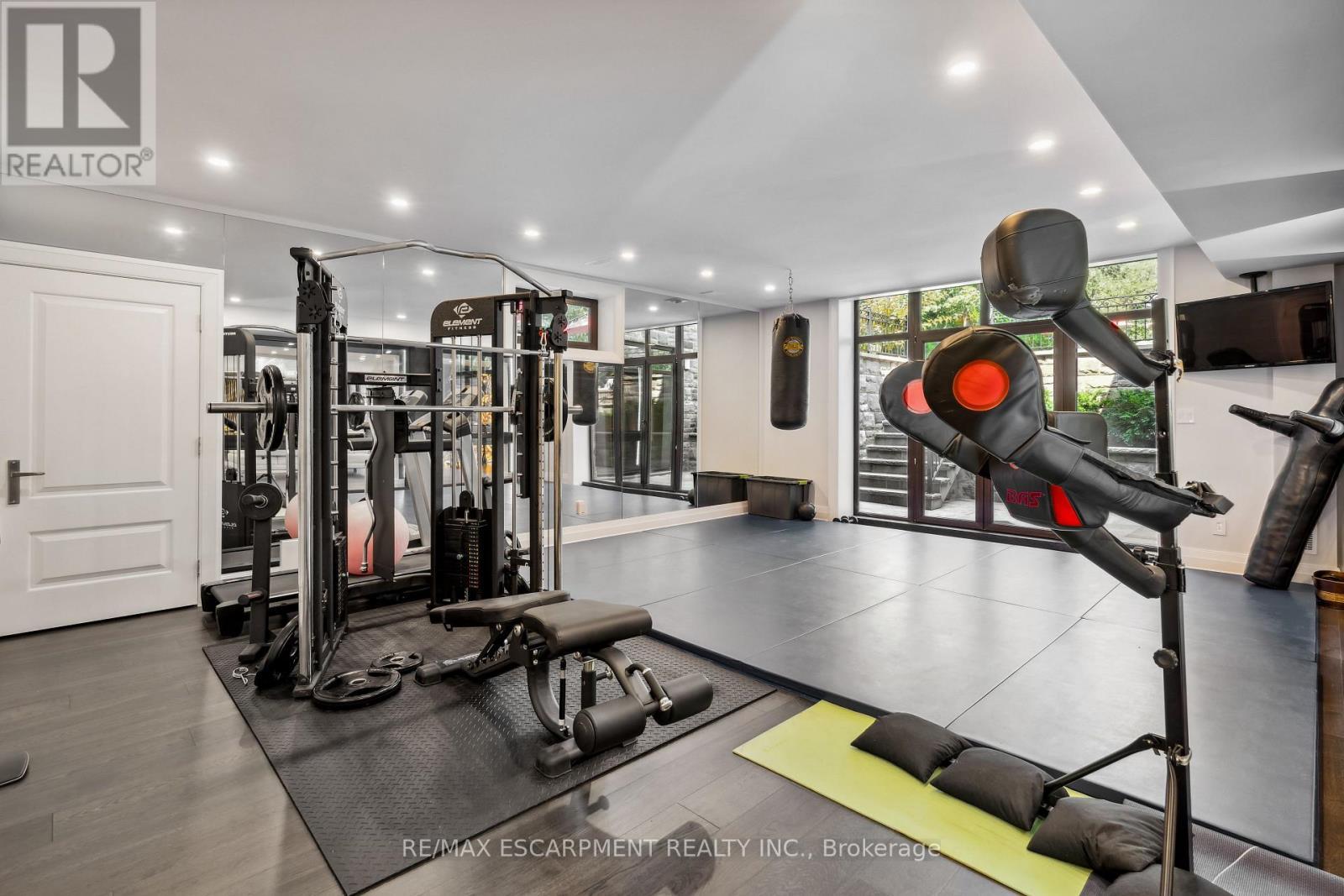 539 Old Poplar Row, Mississauga, ON - Indoor Photo Showing Gym Room