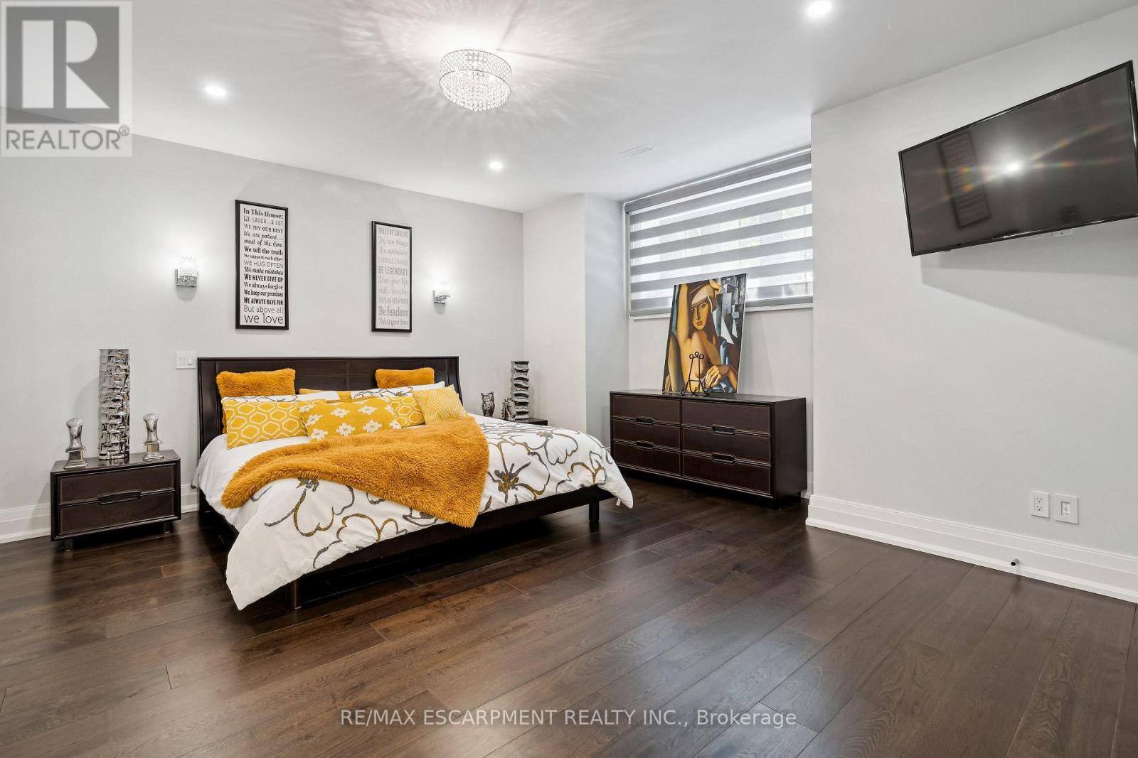 539 Old Poplar Row, Mississauga, ON - Indoor Photo Showing Bedroom