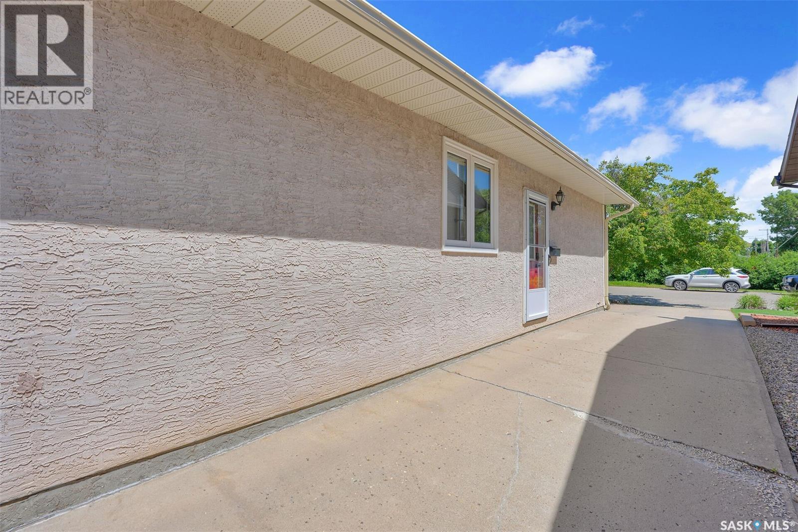 1330 Courtney Street, Regina, SK