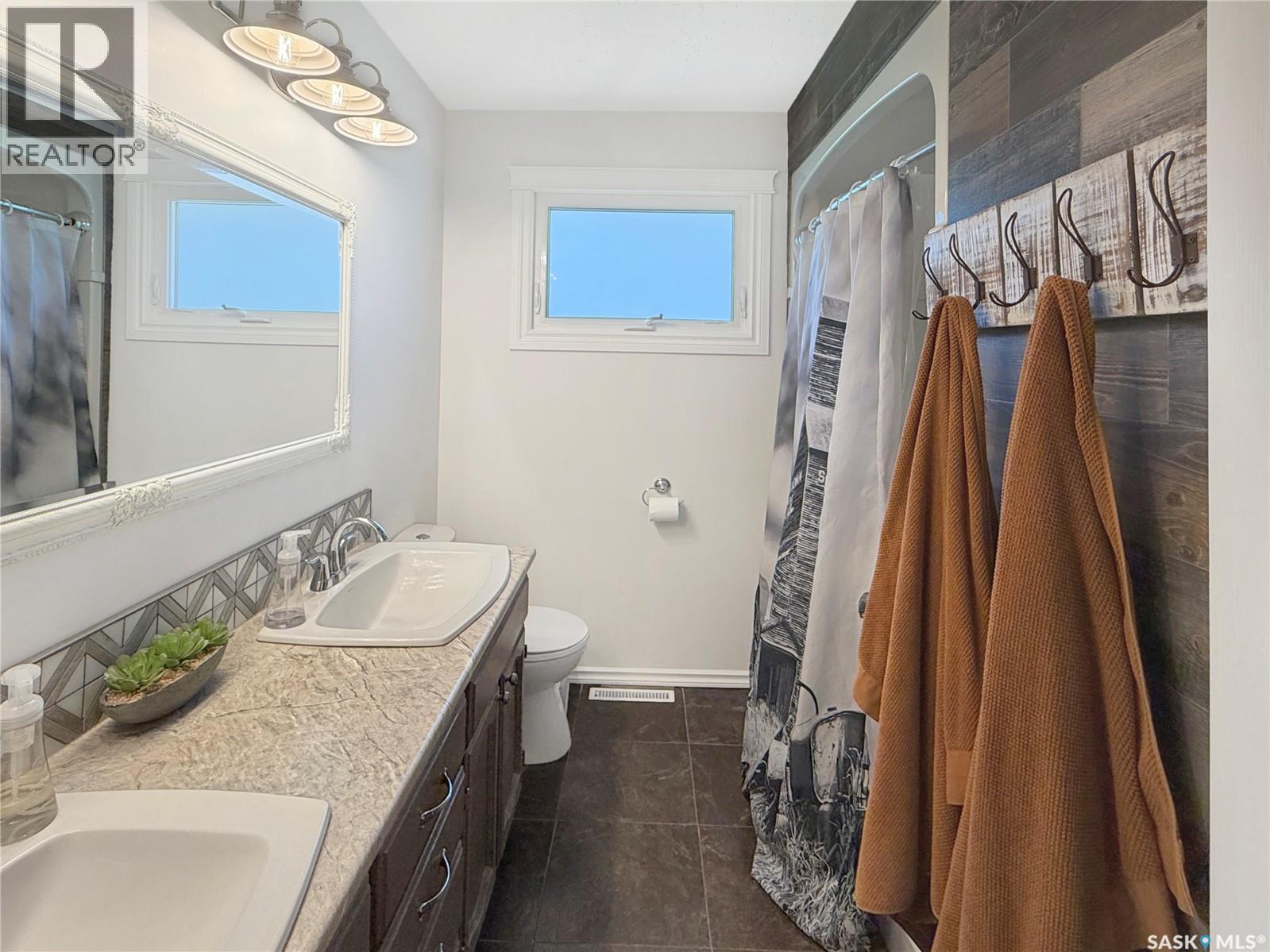 303 3Rd Avenue E, Debden, SK