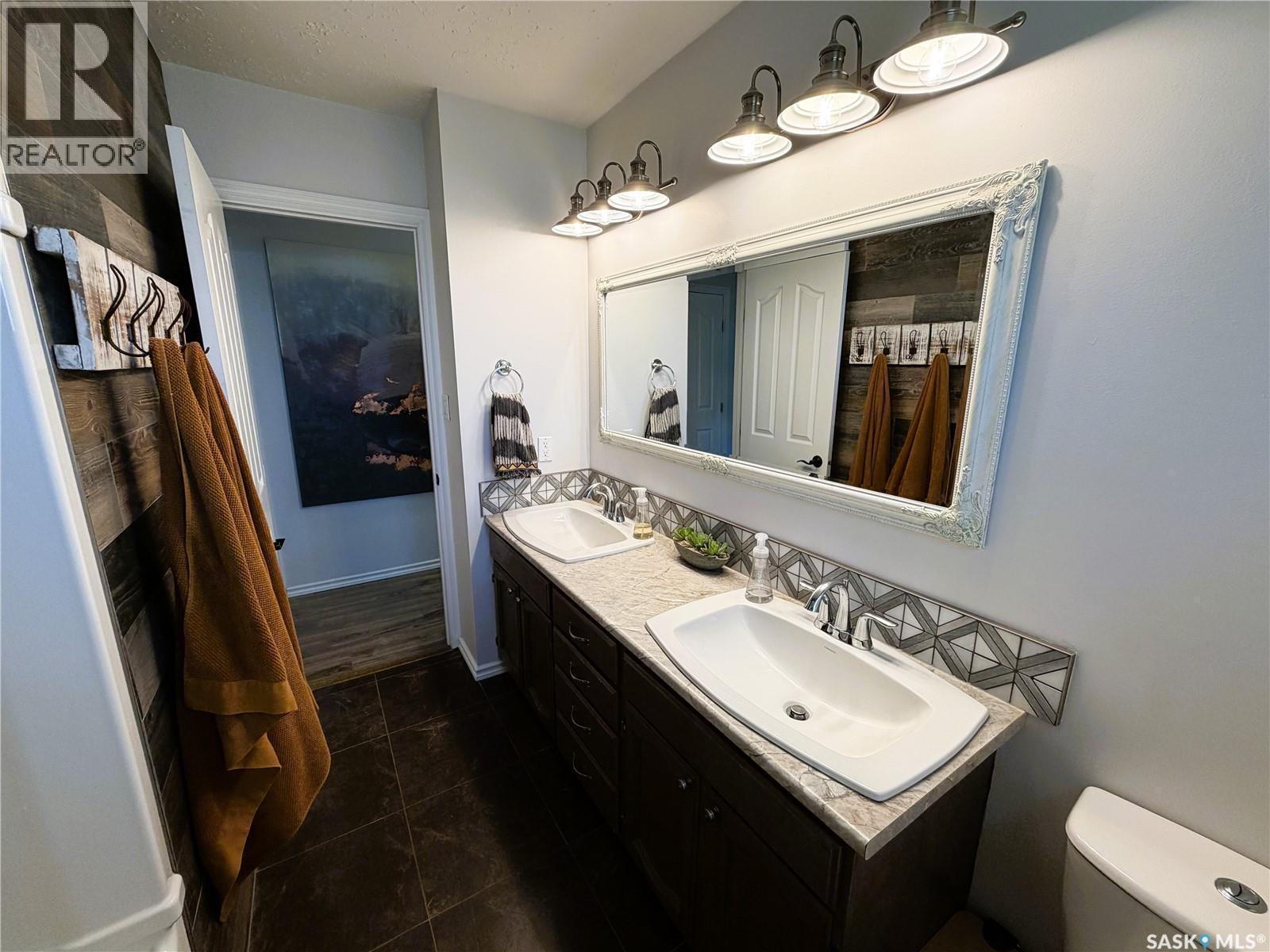 303 3Rd Avenue E, Debden, SK
