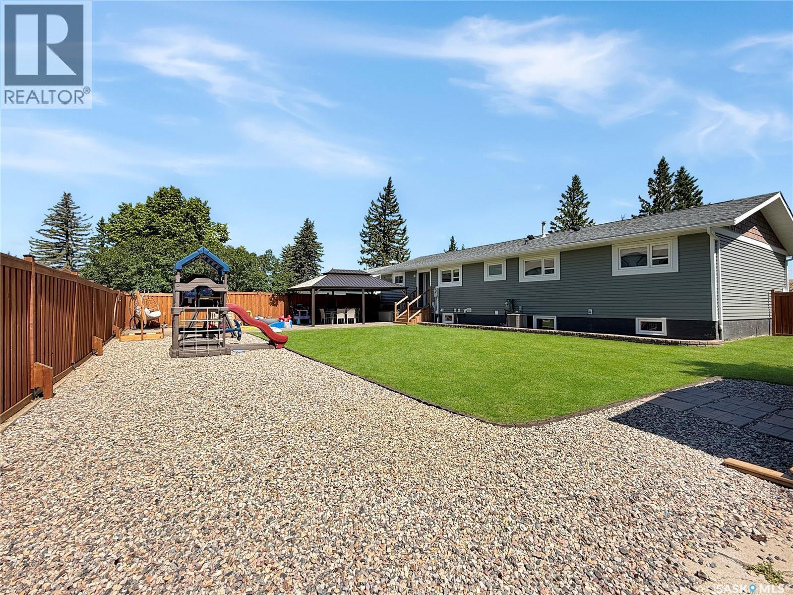 303 3Rd Avenue E, Debden, SK