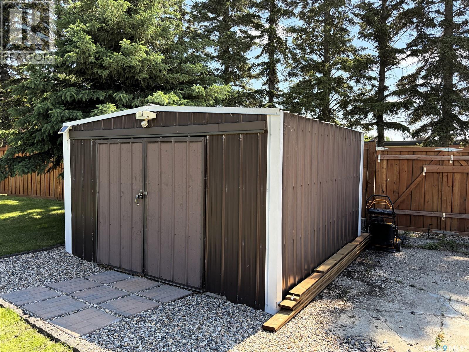 303 3Rd Avenue E, Debden, SK