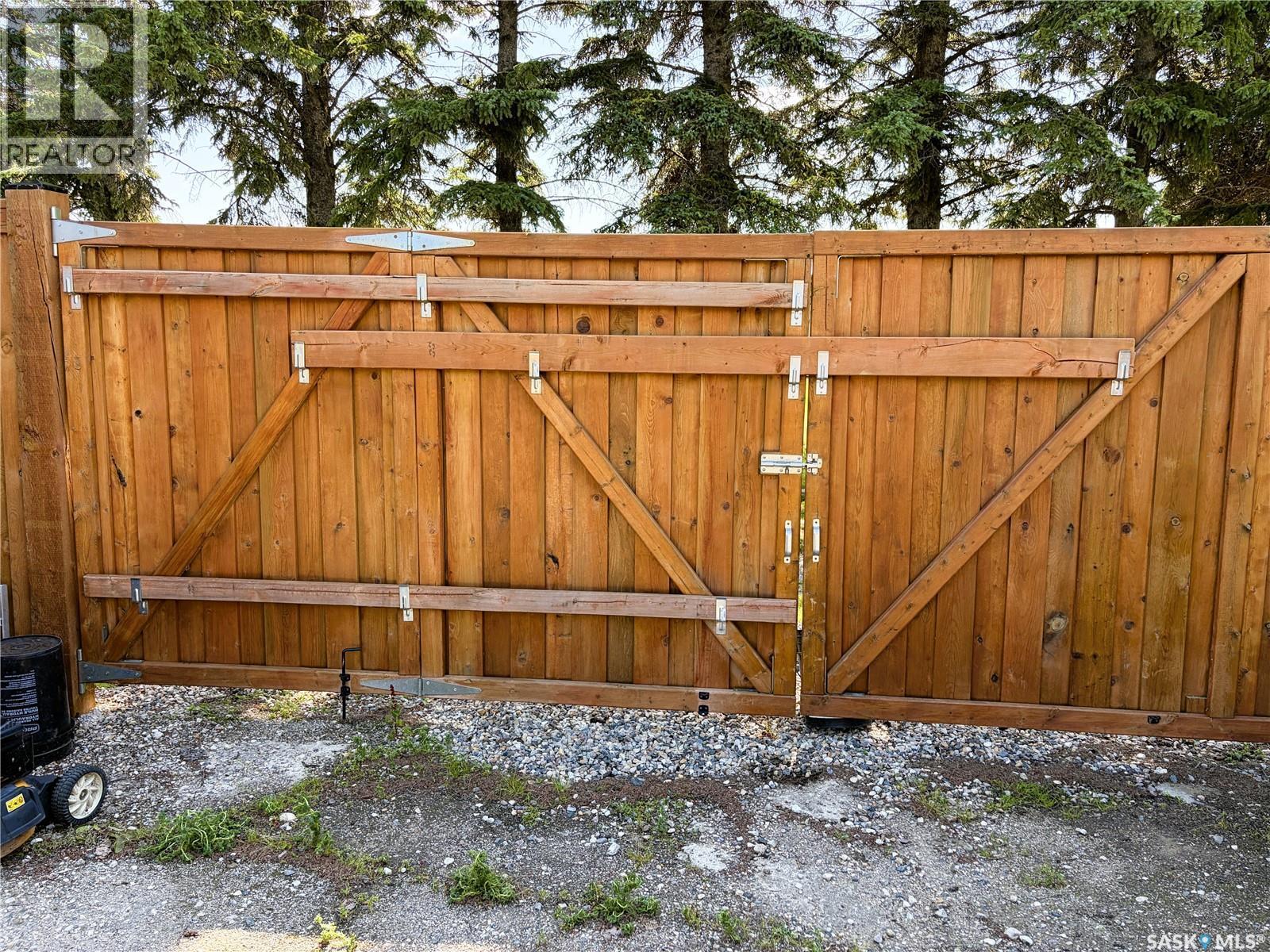 303 3Rd Avenue E, Debden, SK