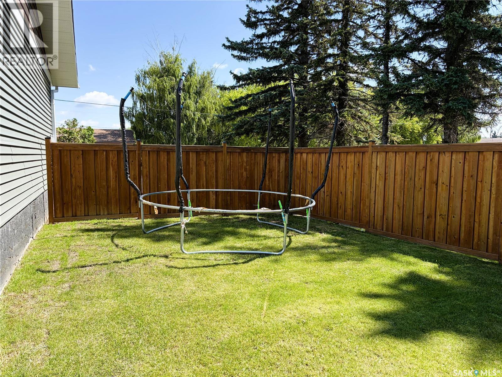 303 3Rd Avenue E, Debden, SK