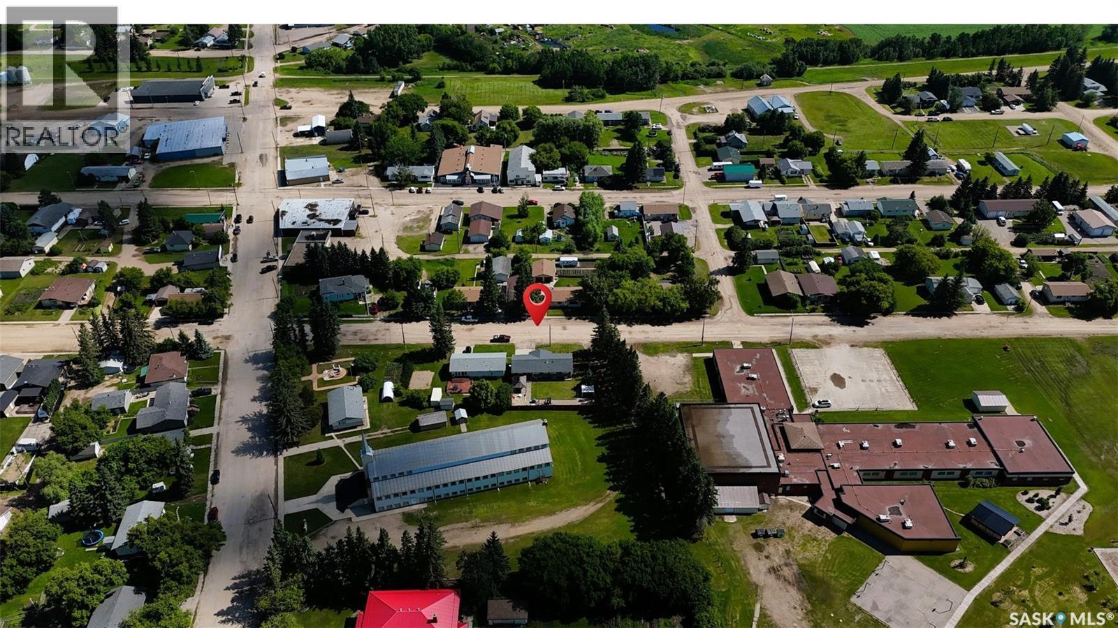 303 3Rd Avenue E, Debden, SK