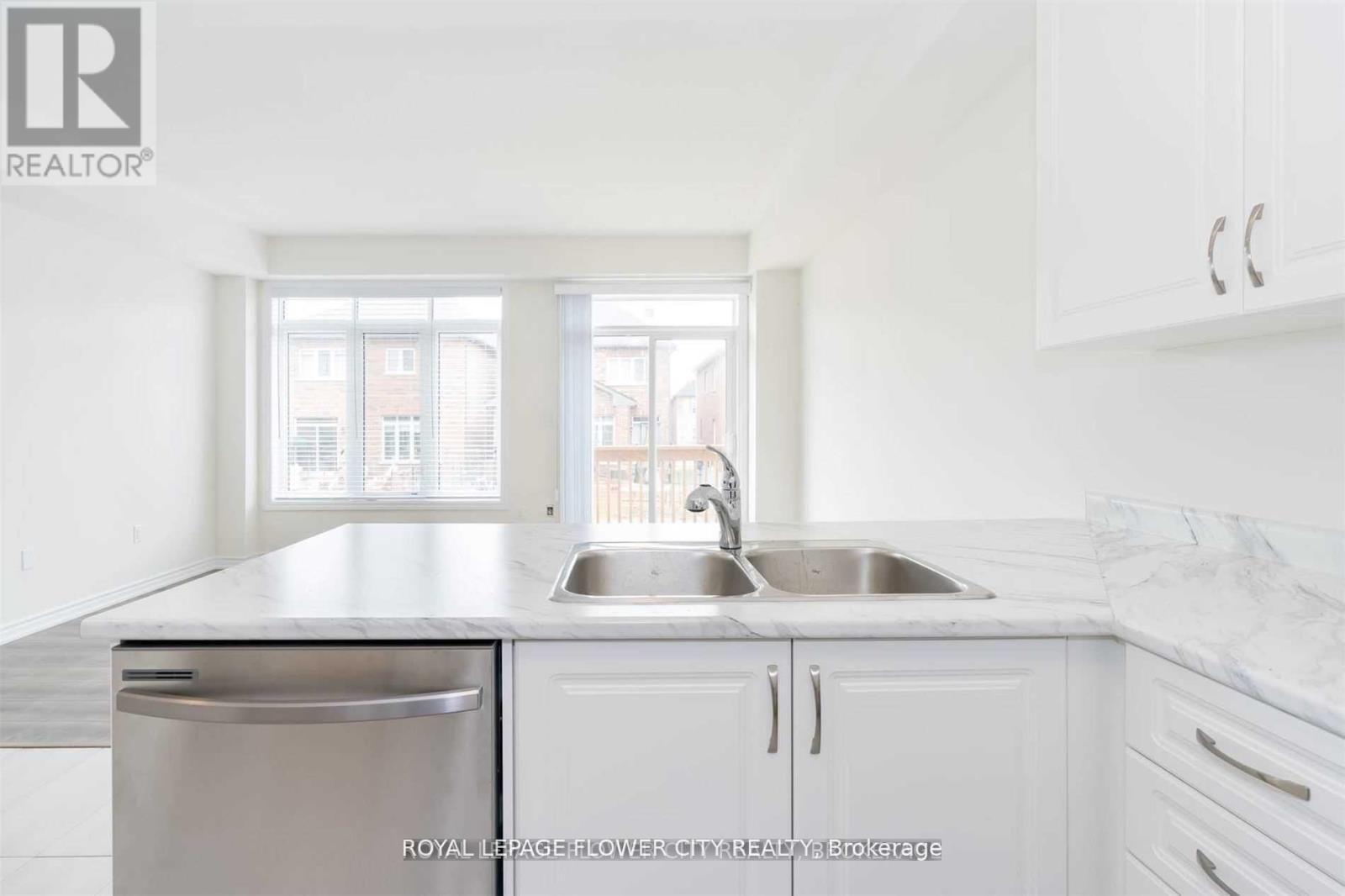 2282 Grainger Loop Crescent, Innisfil, ON