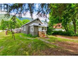 124 SAYWARD Avenue Salmo, BC V0G 1Z0