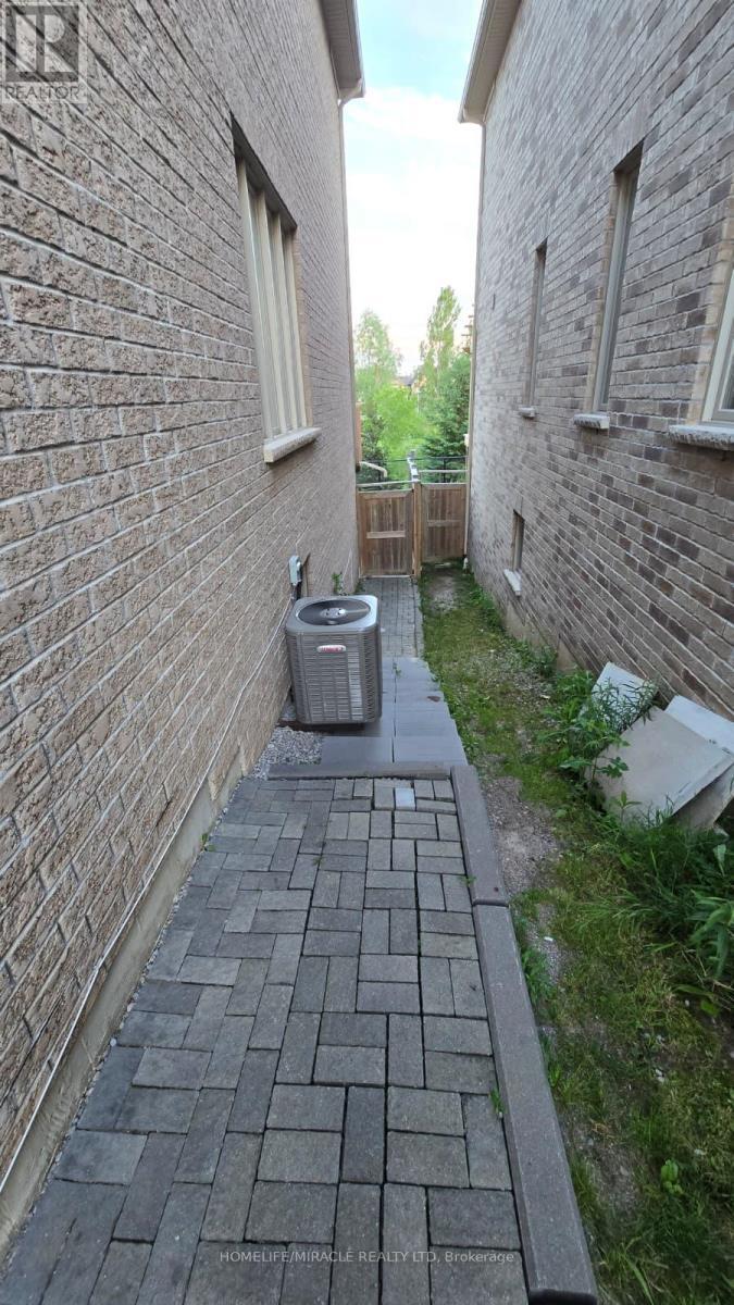 105 Stockell Crescent, Ajax, ON