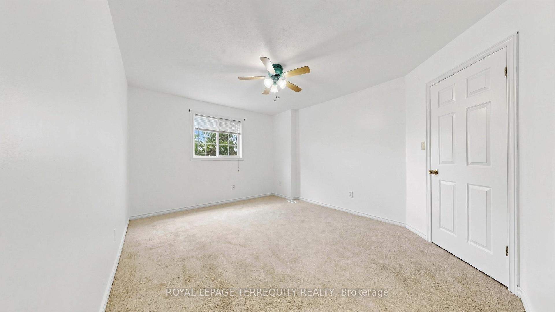 2-700 Champlain Boulevard, Cambridge, ON