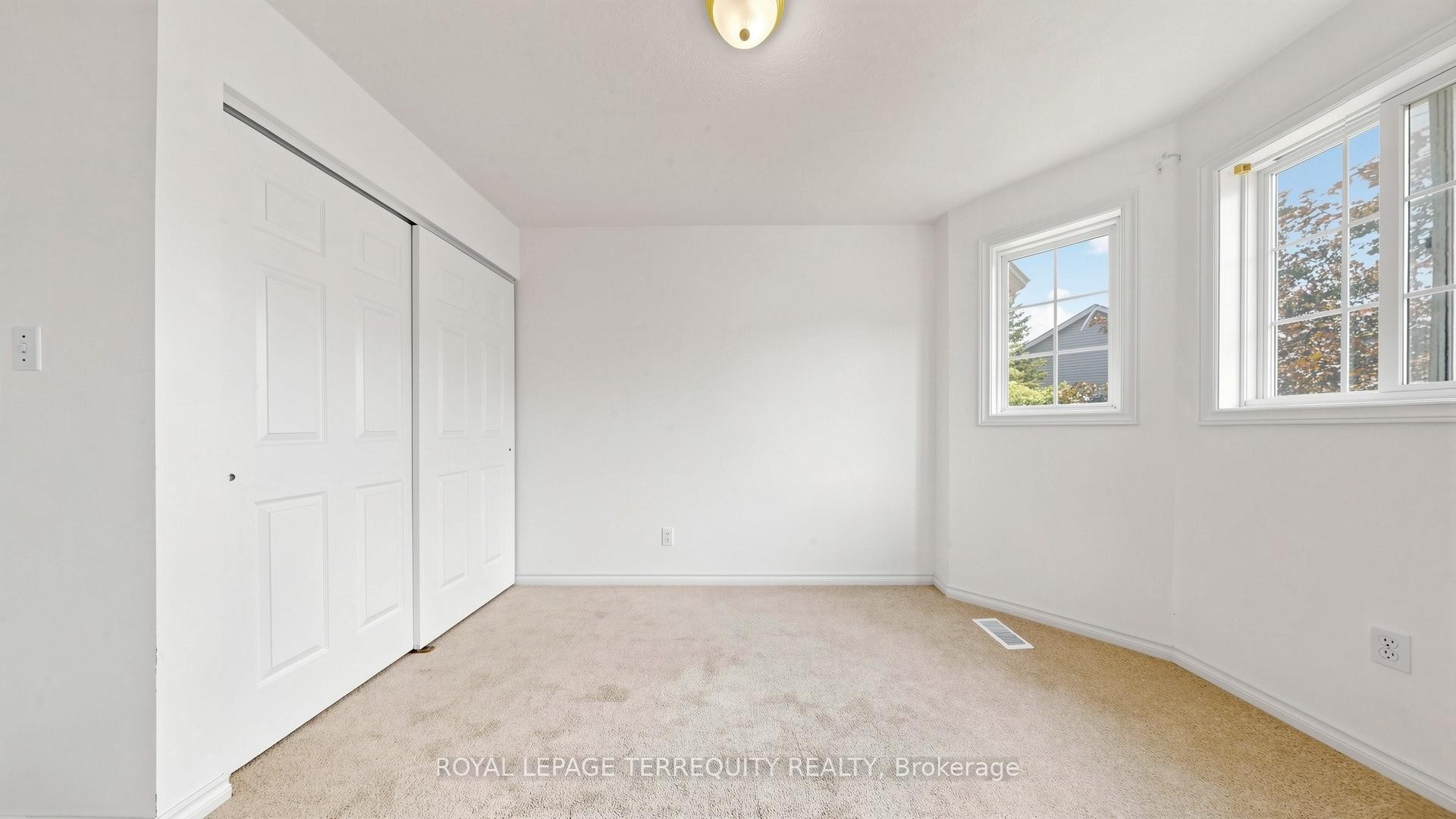 2-700 Champlain Boulevard, Cambridge, ON
