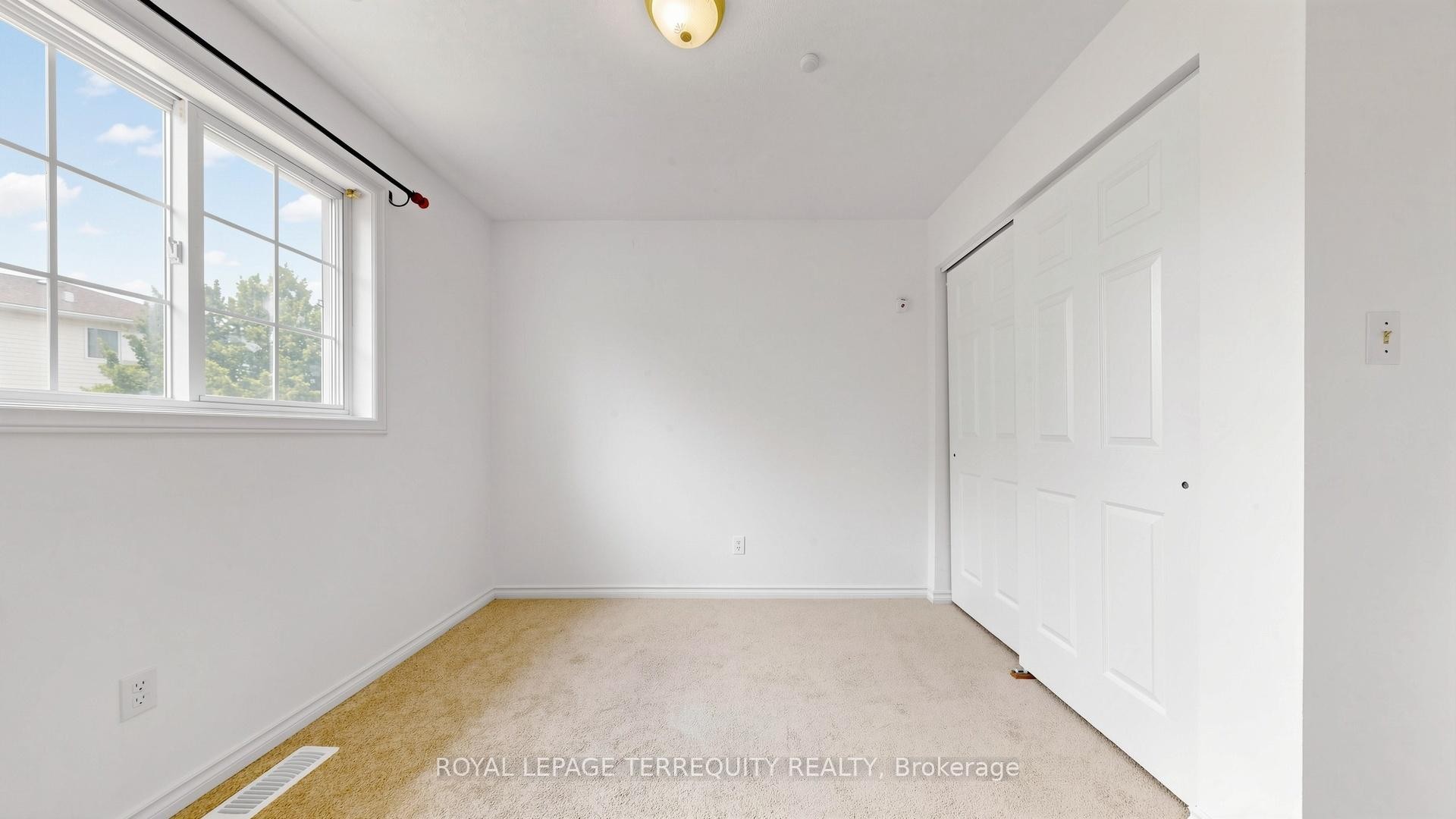 2-700 Champlain Boulevard, Cambridge, ON