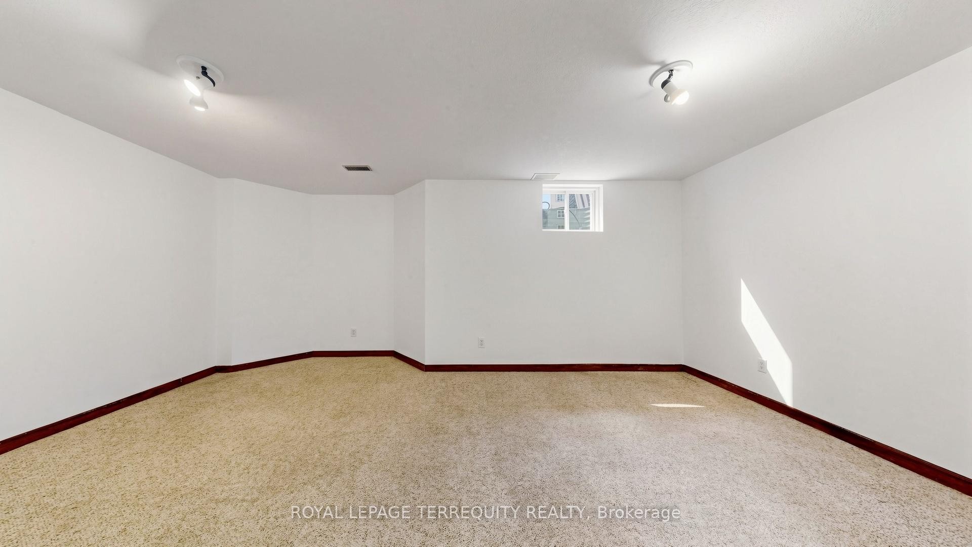 2-700 Champlain Boulevard, Cambridge, ON