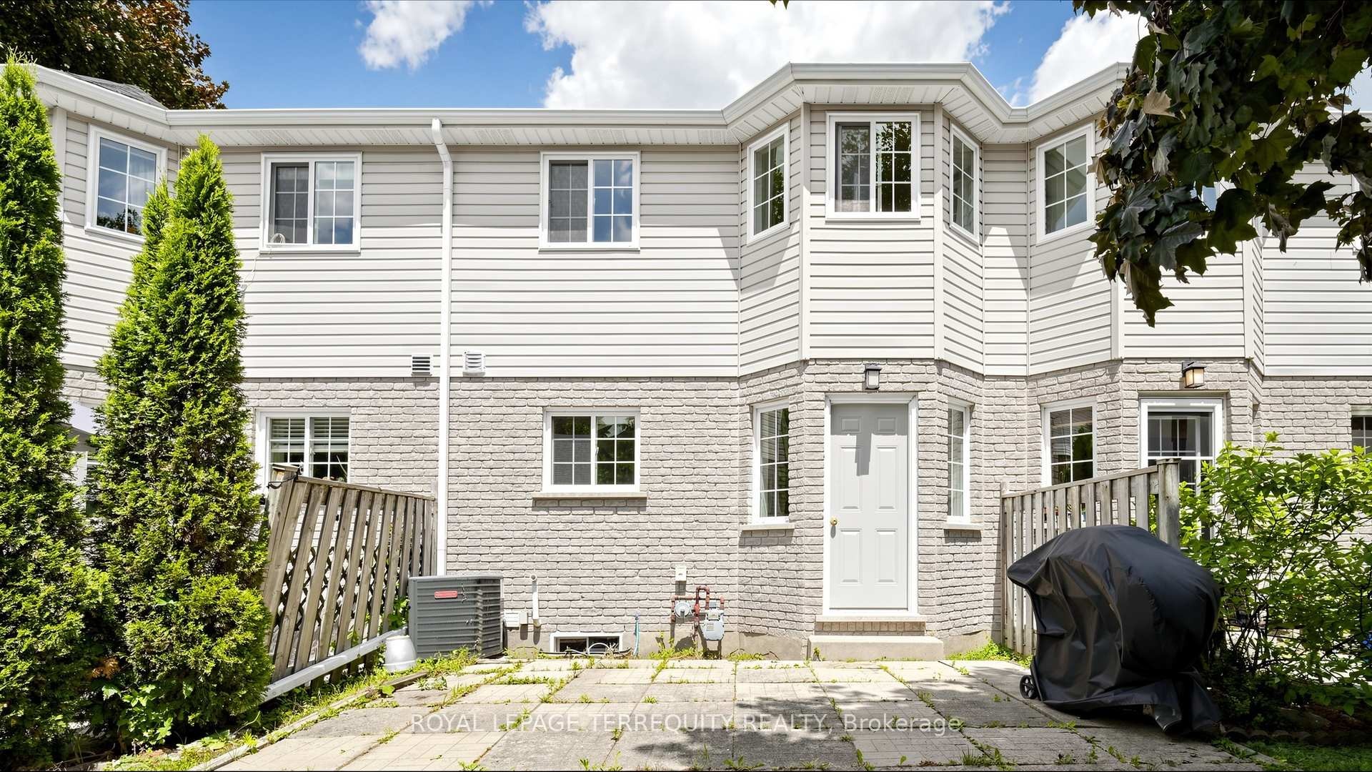 2-700 Champlain Boulevard, Cambridge, ON
