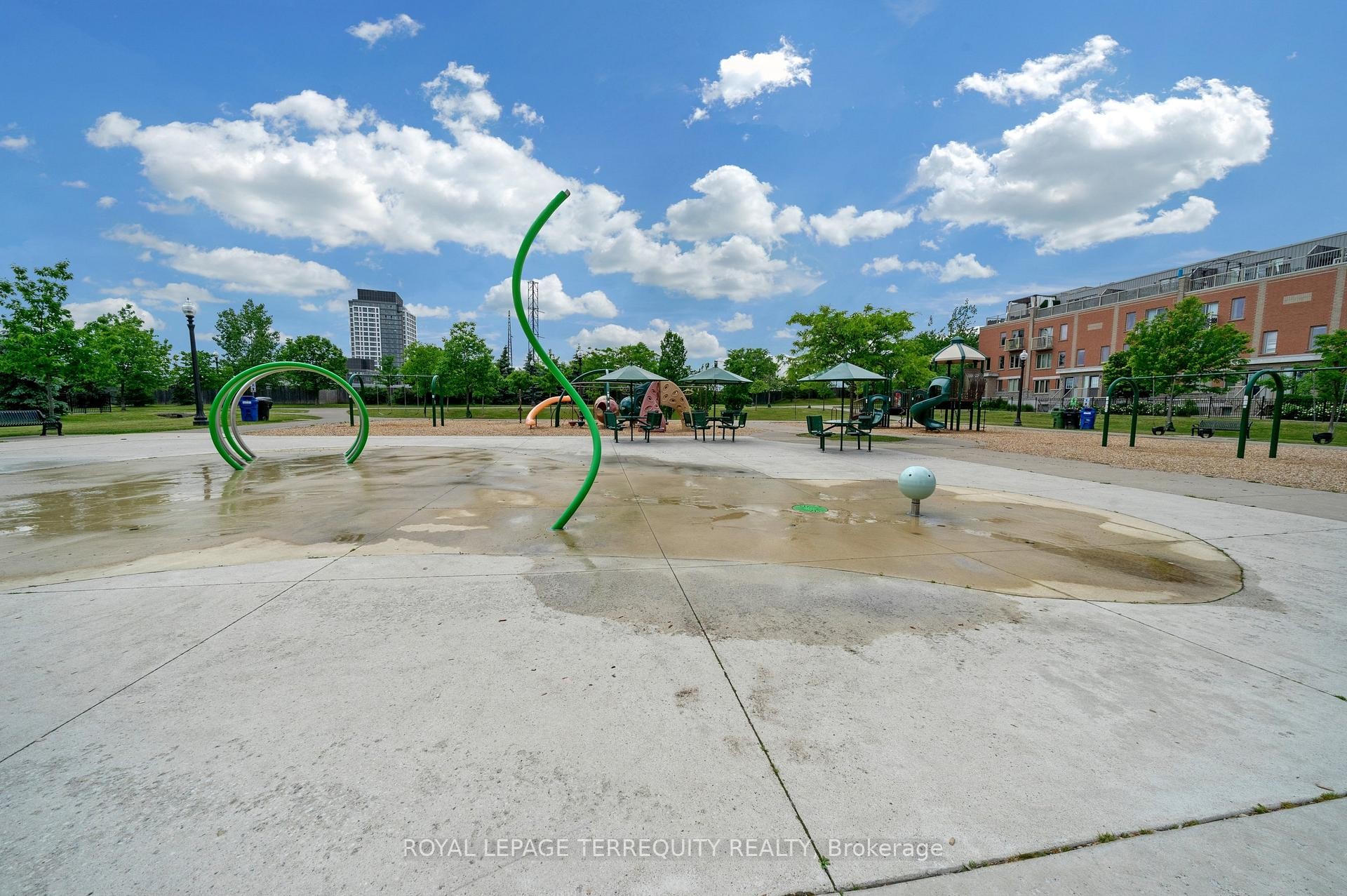 124-75 Turntable Crescent, Toronto, ON - Outdoor