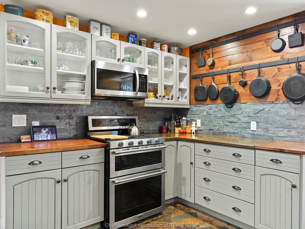42 Middleton Line, Wheatley, ON