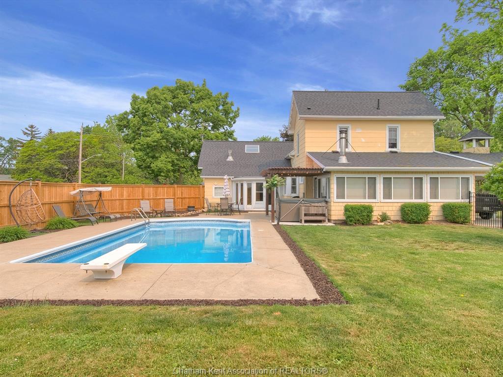 42 Middleton Line, Wheatley, ON