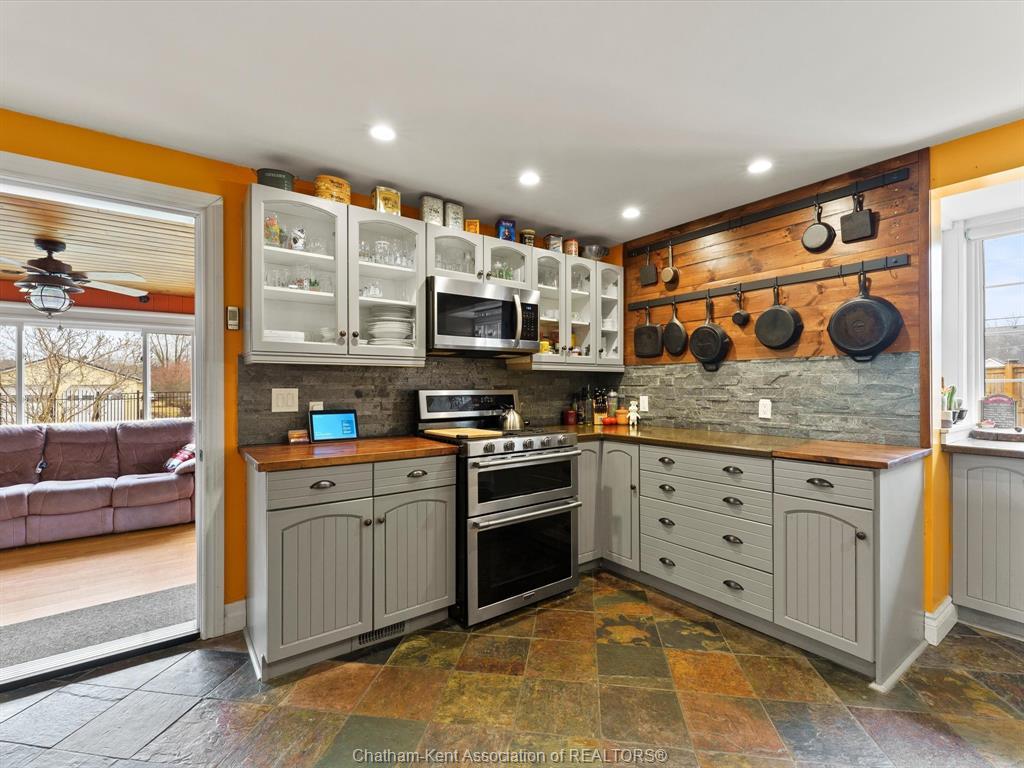 42 Middleton Line, Wheatley, ON