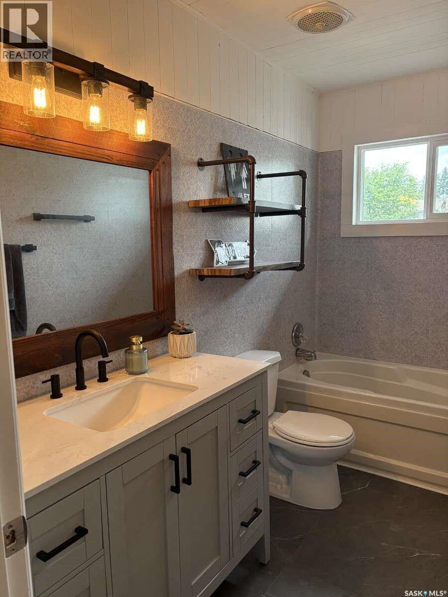 405 7Th Avenue W, Biggar, SK