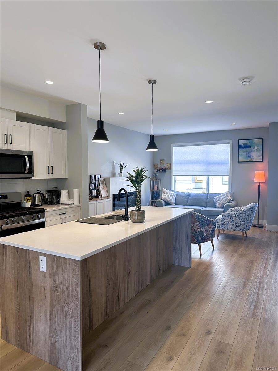#110-2120 Triangle Trail, Langford, BC